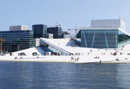 Der Urlaub lädt nicht nur zum Entdecken der Fjorde ein, auch Oslo kann erkundet werden.