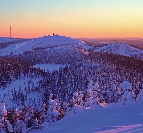 Winter in Kuusamo-Ruka – ganze 200 Tage! Ideal für einen Skiurlaub in Finnland. 