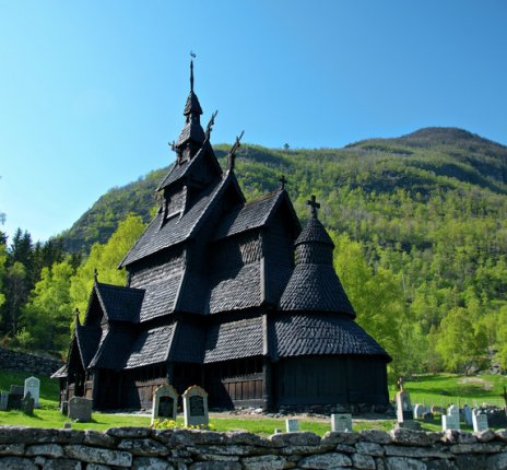 Auch Ringebu ist ein Ziel der Reise, wo noch eine der 28 noch erhaltenen Stabkirchen Norwegens zu besichtigen ist. 
