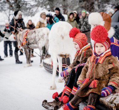 Wintermarkt in Jokkmokk, Fotograf Carl-Johan Utsi