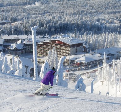 Ruka-Kuusamo ist die bekannteste Skiarea in Finnland mit 35 Pisten und 22 Lifte.
